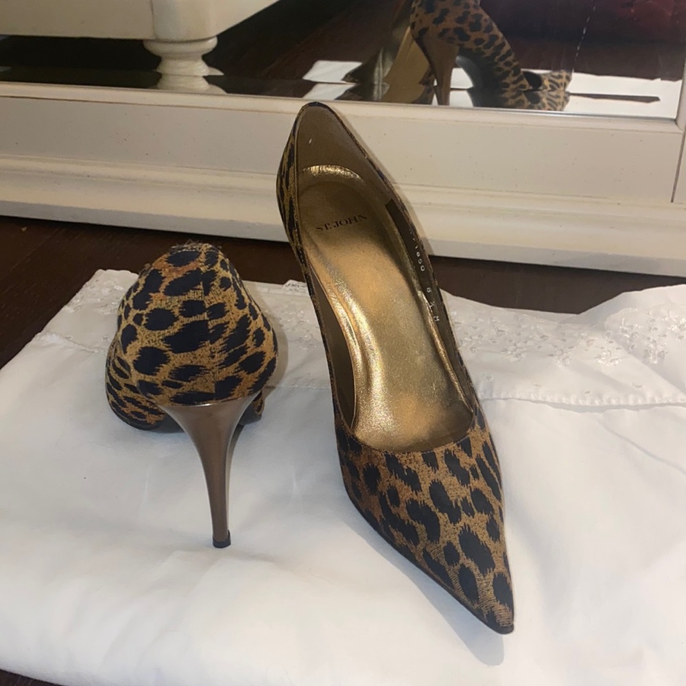 Super sexy St.John leopard print mirrored heels -8.5